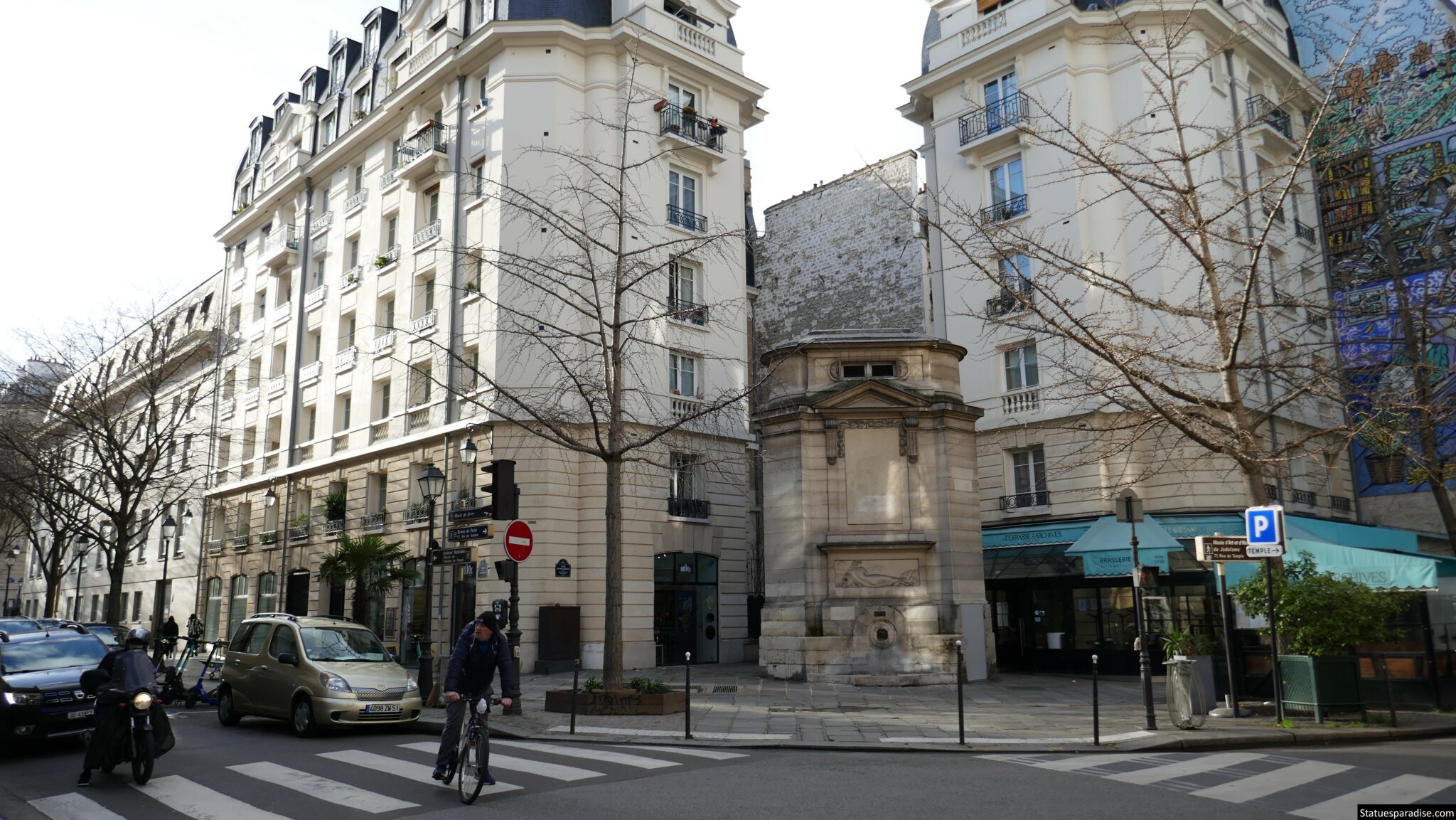 Haudriettes fountain – Fontaine des Haudriettes – Paris Place Patrice ...