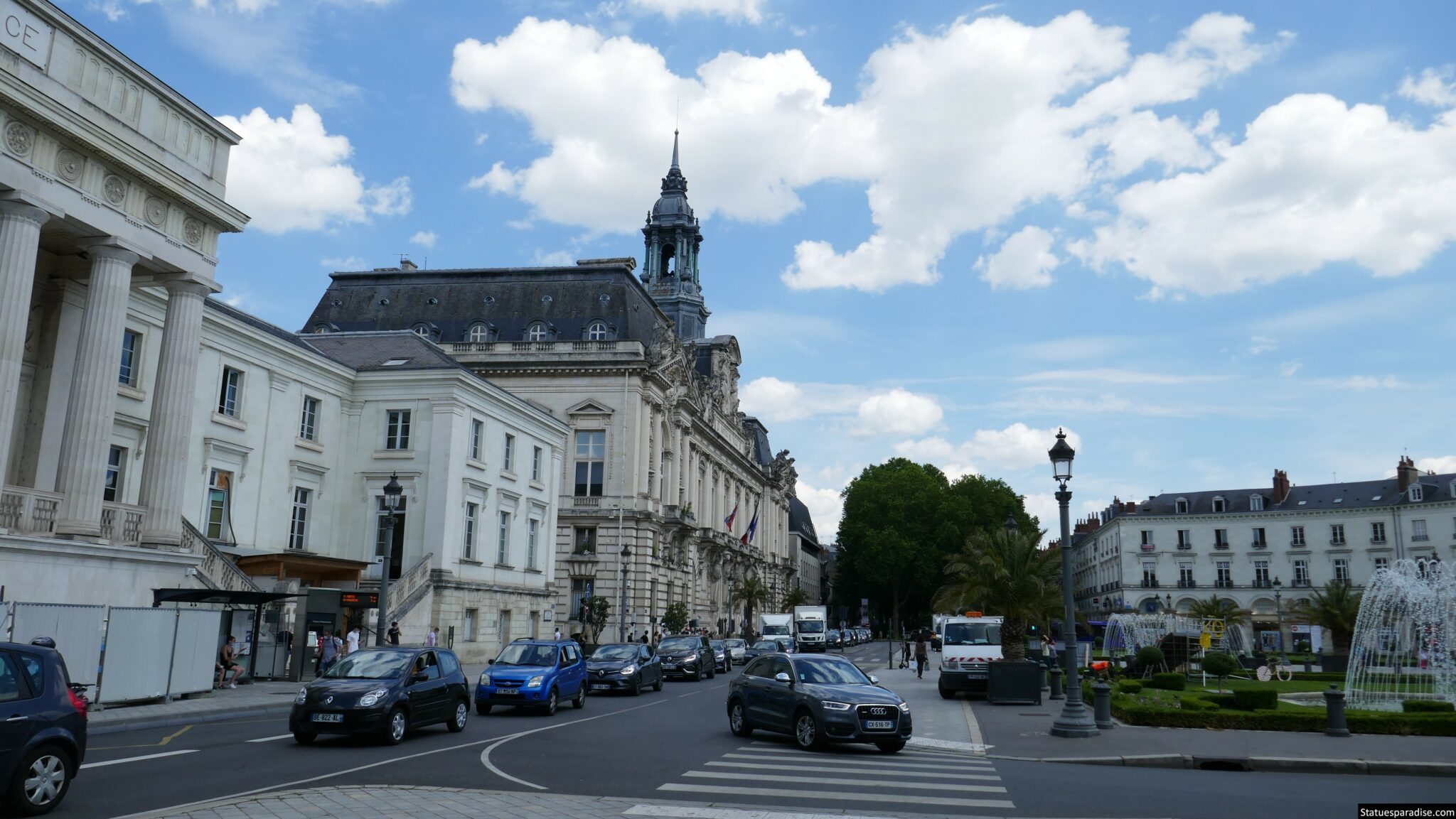 Statues of the town hall of Tours – Statues de la mairie de Tours ...